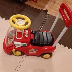 アンパンマン消防車の画像
