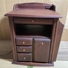 収納沢山！電源付きキャビネット