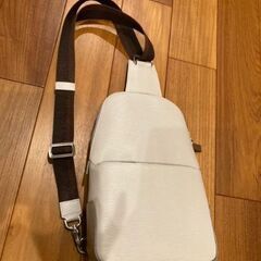【無料】クロスボディバック　中古