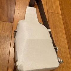 【無料】クロスボディバック　中古の画像