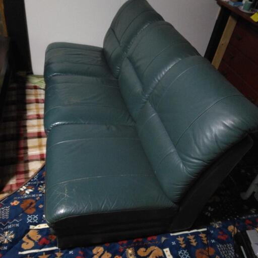 ソファー差し上げます。
