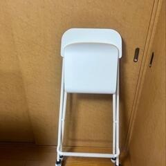【値下げ】IKEAのダイニングテーブルとチェア2脚の画像
