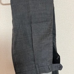 グレーのスラックス　Mitsumineの画像