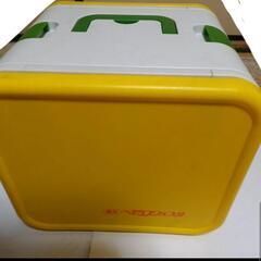 中古　テーブルになるミニクーラーボックスの画像