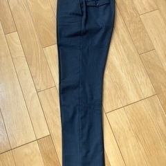 無料で差し上げます！スーツ灰色上下セットの画像