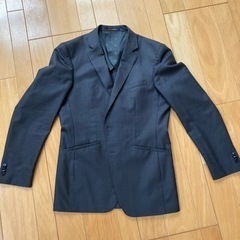 無料で差し上げます！スーツ灰色上下セットの画像