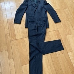 無料で差し上げます！スーツ灰色上下セットの画像