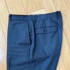 無料で差し上げます！スーツ灰色上下セットの画像
