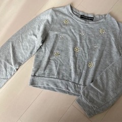 グレー　ビジュー付き　長袖