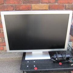 30インチ 液晶モニター 30" Wide LCD Monitor