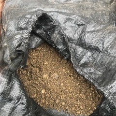 残土　砂　砂利　小石　混ざってます　土嚢袋半分×4袋　増えましたの画像