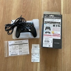 ほぼ新品　ゲームコントローラーの画像