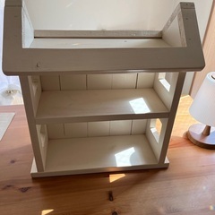 D I Yで作った小さな白い棚