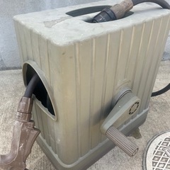 【値下げ】ホースリール　20m アイリスオーヤマ　カーキ色