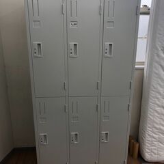 6人用ロッカー オフィス家具 鍵付き トラスコ中山 NL67 💳...