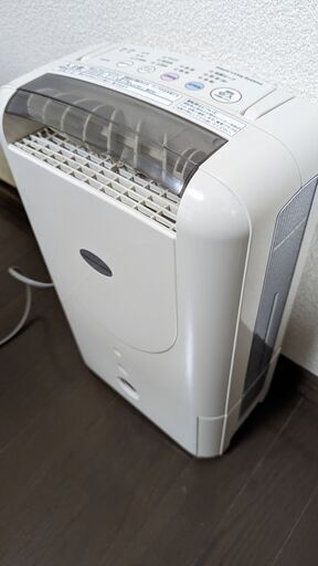 日立　除湿器　Hitachi HJS-8L