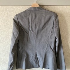 レディーススーツ　ONLY 9号　オールシーズン　グレーの画像