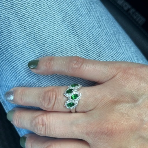 プラチナ900 エメラルド　ダイヤ