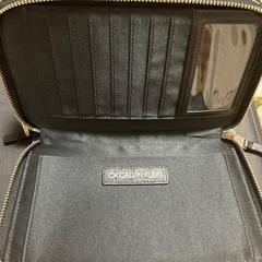 ck カルバンクラインジッパー財布の画像