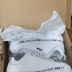 新品FILAスニーカー28cm