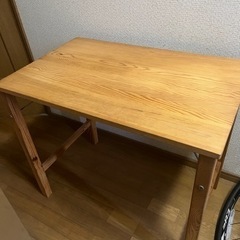 折り畳めるテーブル