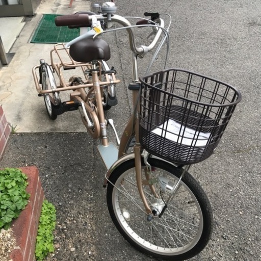 K2305-171シニア自転車cogelu lively 三輪ALカゴ付き 3段ギア付き