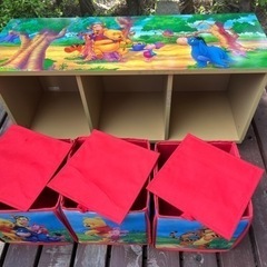 値下げプーさん柄のおもちゃ箱　ベンチにもなりますの画像