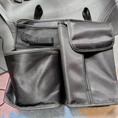 車のマット、取り付け収納の画像