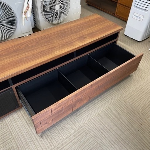 【超美品‼️】デザイナーズ家具のモダン 180cm幅ローボード テレビ台 収納家具 アルダー無垢材 ブロック木目調ブラウン♪