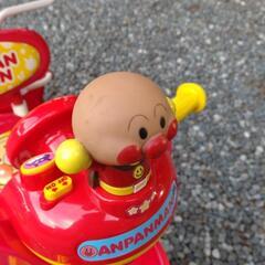 アンパンマン三輪車の画像