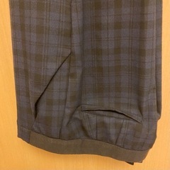 ユニクロ「アンクルパンツ」レディースS。紺色チェック柄。の画像