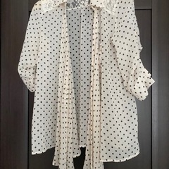 羽織りもの　ドット柄