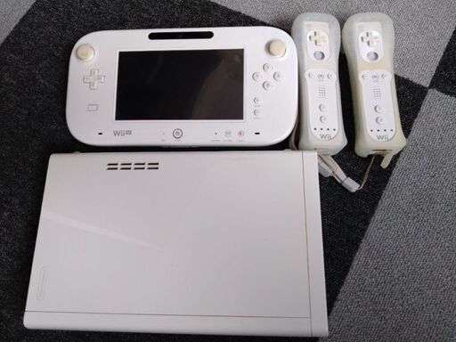 Wii U　マリオ内蔵済みです。