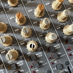 値下げ！タスカムM-2516 レコーディング用・アナログ・ミキサー卓の画像