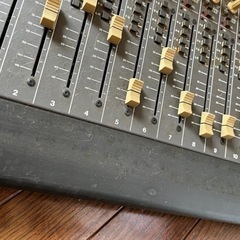値下げ！タスカムM-2516 レコーディング用・アナログ・ミキサー卓の画像