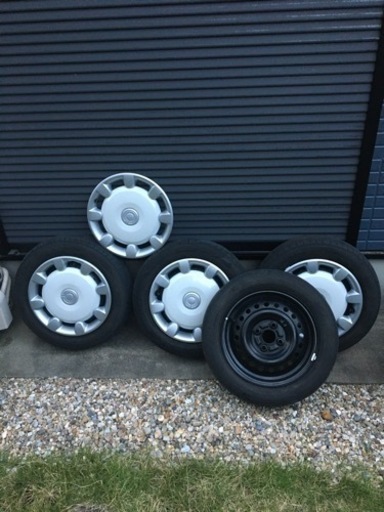 ムーヴキャンバスの純正ホイールキャップとホイール