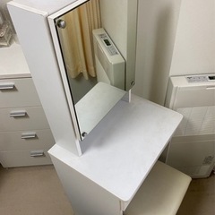終了　ドレッサー　白