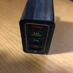 ③USB 充電器　黒の画像