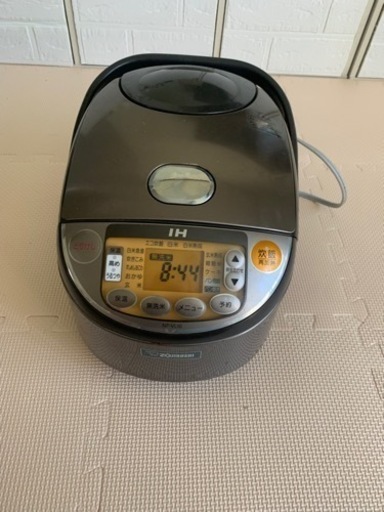 炊飯器　ZOJIRUSHI