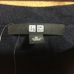 新品未使用　ユニクロ　メリノブレンドコンビセーター　サイズ　Mの画像