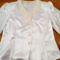 半額新品白いブラウス③の画像