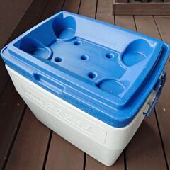 【中古】コールマン　クーラーボックス　ポリライト　16qtの画像