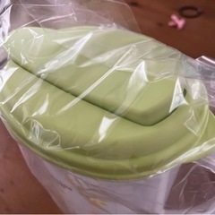 【新品】　となりのトトロ　お茶ポット　約2リットル‼️トトロ⭐️お茶入れ⭐️　トトロ ピッチャー 1.9L となりのトトロ 耐熱 麦茶ポット ジブリ キャラクター 冷水筒 ドリンクボトル 冷蔵庫用 取っ手付き プラスチック 密閉容器 　ウォーターポット⭐️麦茶入れ⭐️麦茶ポット⭐️トトロ⭐️水筒　ジブリの画像