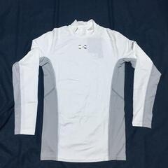 B25-02 新品 UNDER ARMOUR アンダーアーマー 人気の定番商品 コンプレッション 長袖 薄手  ストレッチ MCM8483 ホワイト XLサイズの画像
