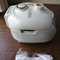 未使用　炊飯器　炊飯ジャー　1.0L(5.5合炊き)の画像
