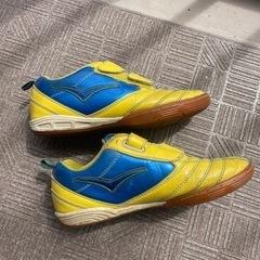 【美品です】サッカー靴　21.5cm   中古ですの画像