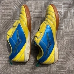 【美品です】サッカー靴　21.5cm   中古ですの画像