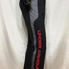 B28-04 新品 UNDER ARMOUR アンダーアーマー 人気の定番商品 ジャージ ロングパンツ トレーニング MTR9337 ブラック×レッド Sサイズの画像