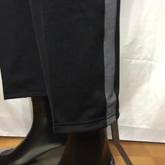 B28-04 新品 UNDER ARMOUR アンダーアーマー 人気の定番商品 ジャージ ロングパンツ トレーニング MTR9337 ブラック×レッド Sサイズの画像