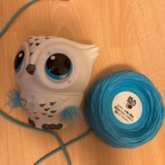 飛ぶフクロウのオモチャの画像